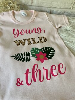 T-shirt verjaardag young, wild &amp; three