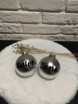 Kerstbal met naam of boodschap (groot: 8 cm)