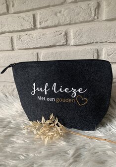 Vilten toilettas/pennenzak &#039;juf met een gouden hart&#039; - groot