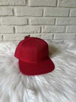 Kinderpet met naam/tekst - rood