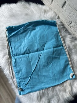 Rugzakje met naam - lichtblauw
