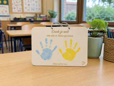Houten bordje met plaats voor handjes