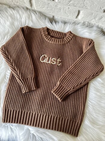 Knitted sweater met naam