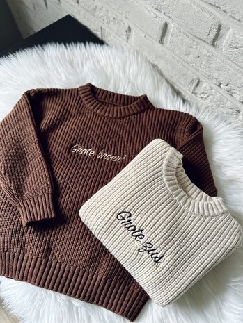Knitted sweater met naam - lichtgrijs - maat 80