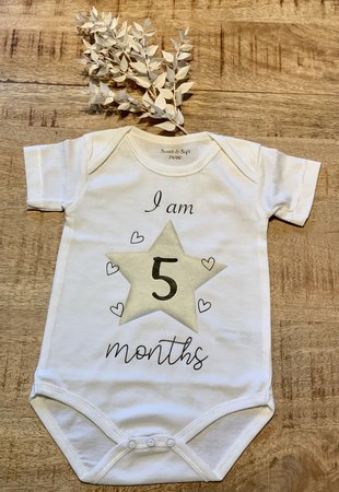 Leeftijd rompertje - ster en hartjes