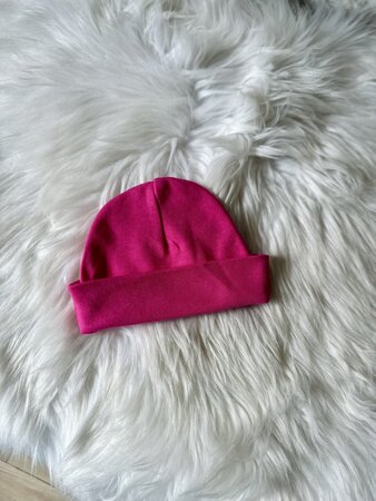 Baby mutsje: fuchsia